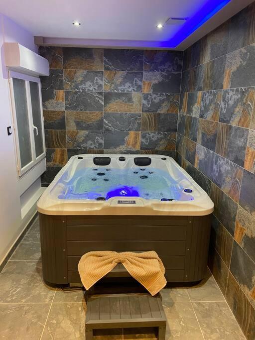 Maison Avec Jacuzzi أُرانْجْ المظهر الخارجي الصورة