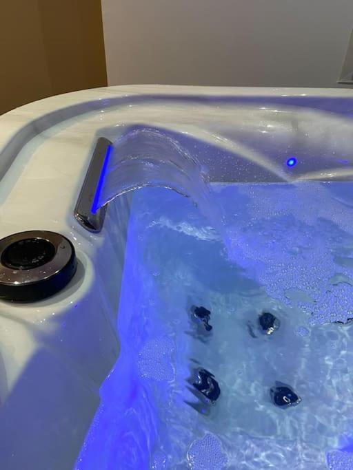Maison Avec Jacuzzi أُرانْجْ المظهر الخارجي الصورة