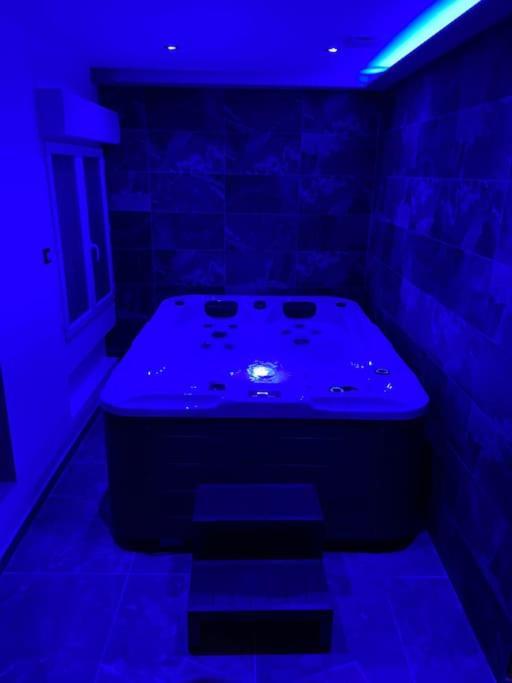 Maison Avec Jacuzzi أُرانْجْ المظهر الخارجي الصورة